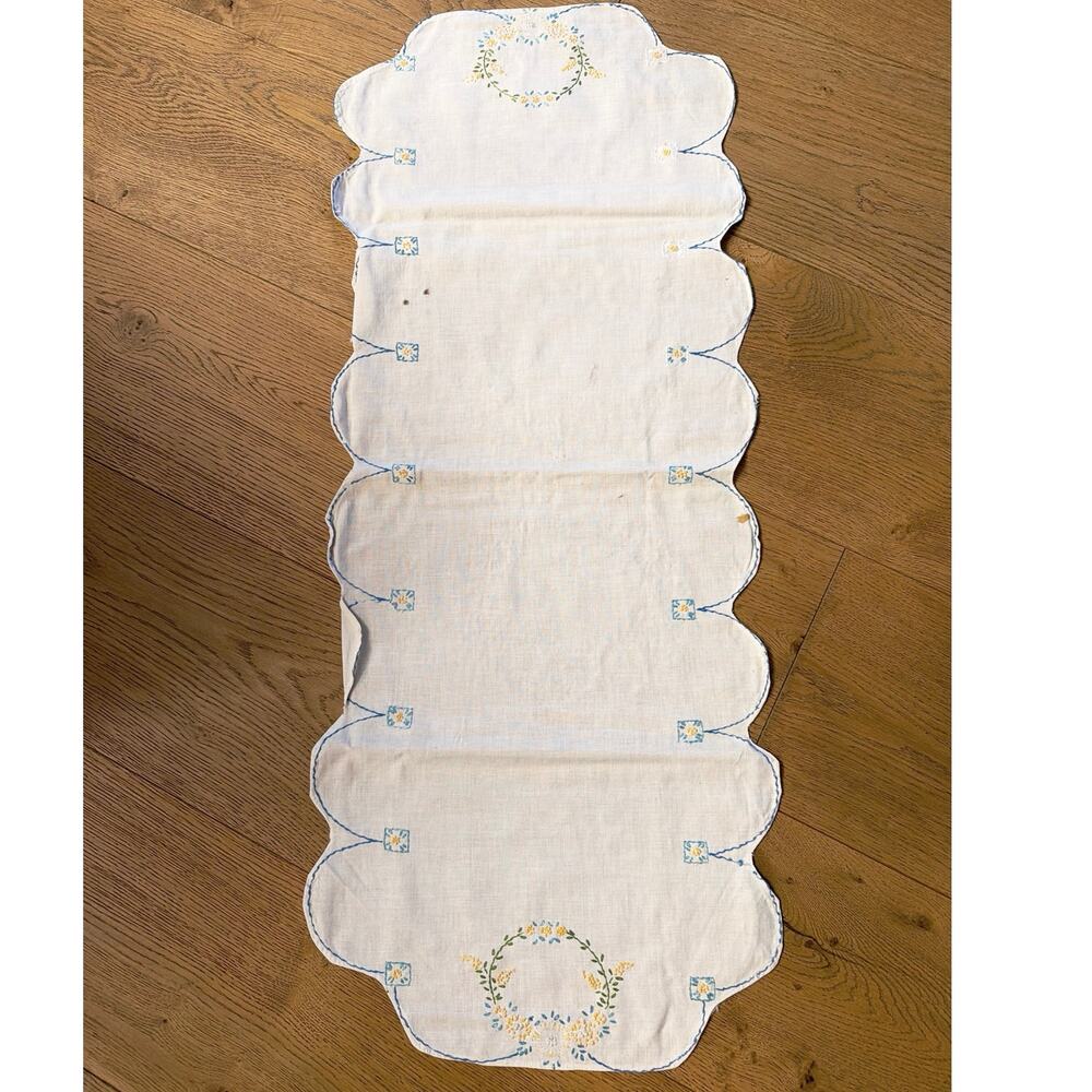 Vintage White Linen Table Runner Hand Embroidered Blue Yellow Floral Wreath